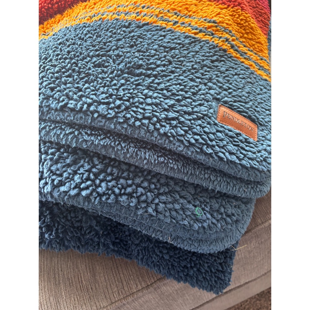 Pendleton Grand Canyon Sherpa Fleece Blanket 84x110 Oversized Queen Blue Stripe - Picture 6 of 6
